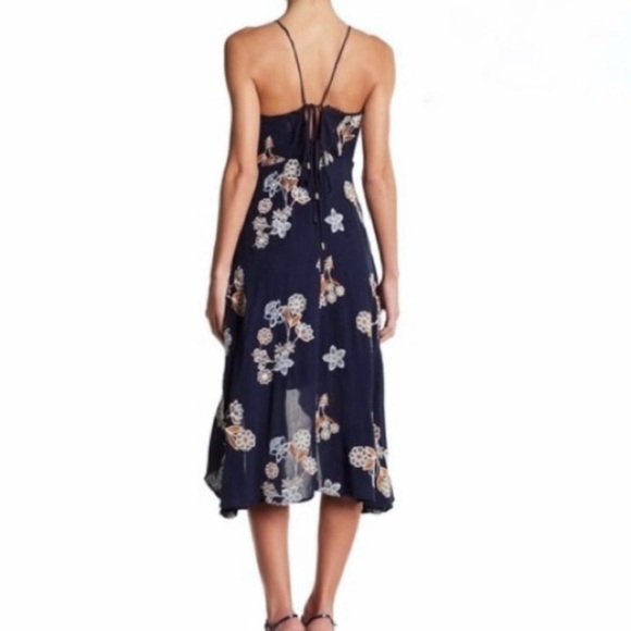 J.O.A. Women’s Hi-Lo Midi Navy Crinkled Floral Embroidered Wrap Dress, Size Lg - Picture 8 of 16